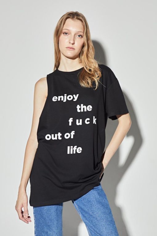 REMERA OUT OF LIFE