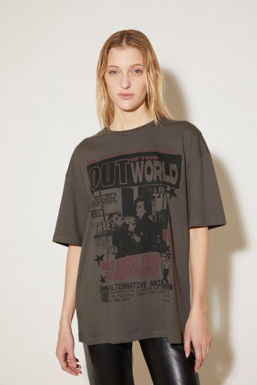 REMERA OUT