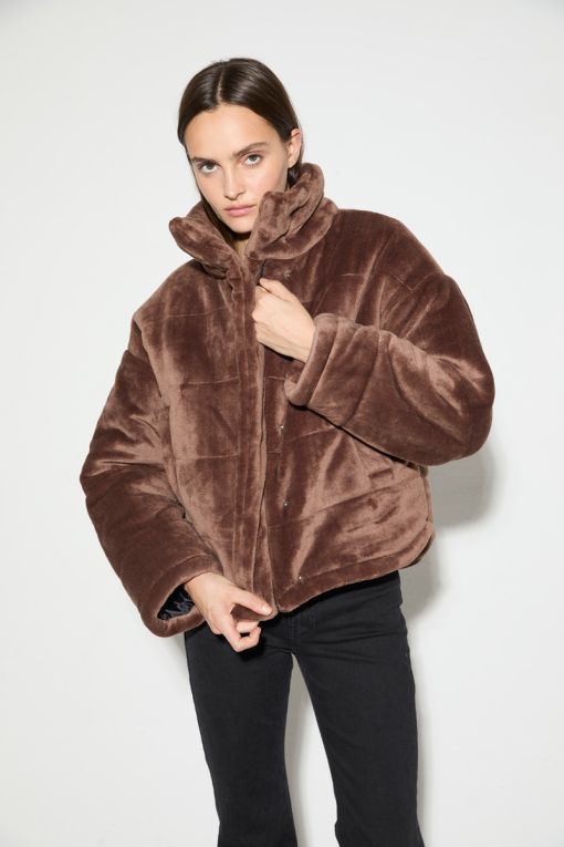 CAMPERA AQUILES